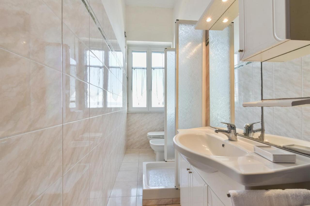 Elegant Apartment With Sea View In Porto Santo Stefano 89 M² Eksteriør bilde